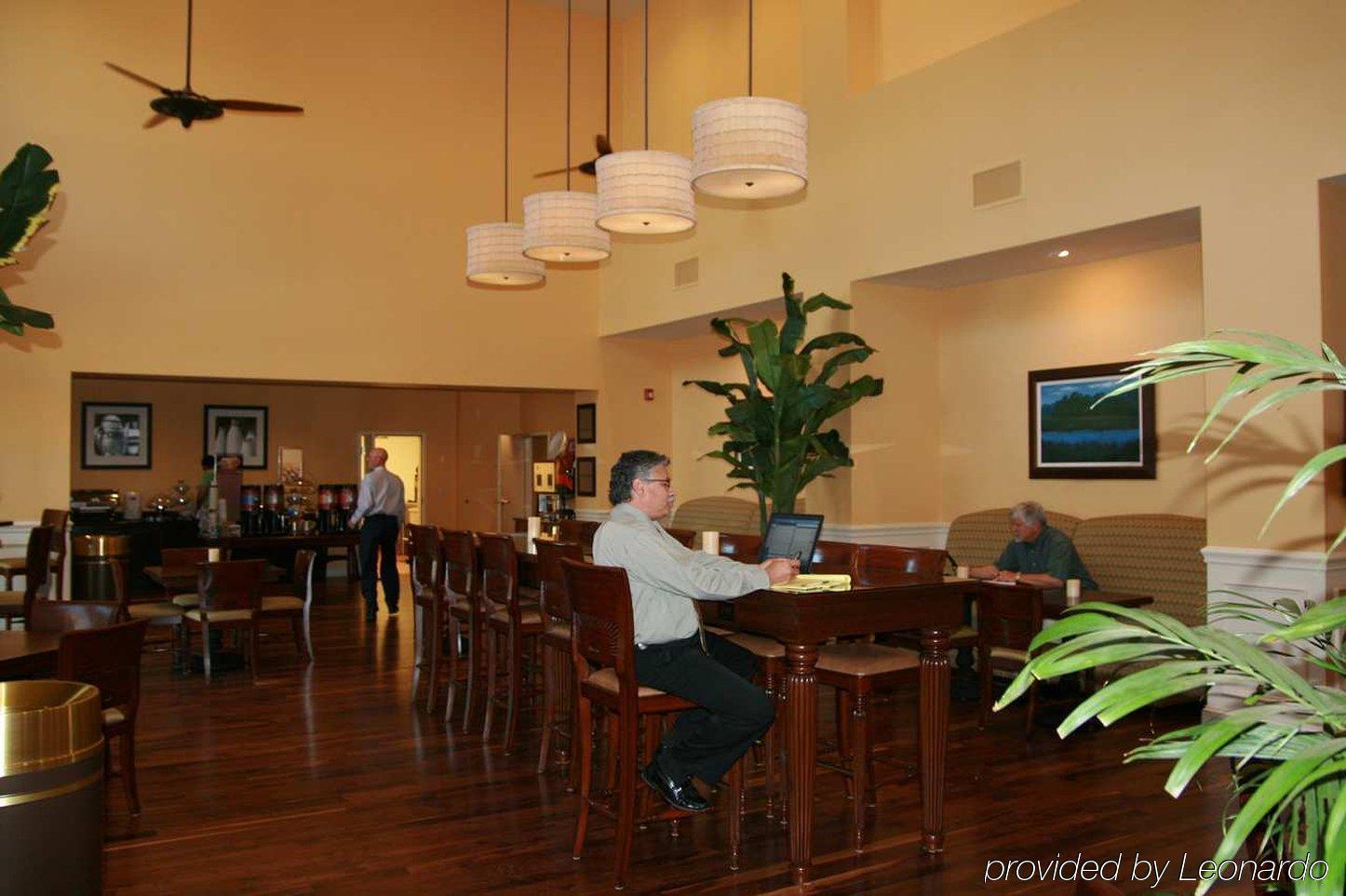 Hampton Inn & Suites North Charleston-University Boulevard Restoran fotoğraf
